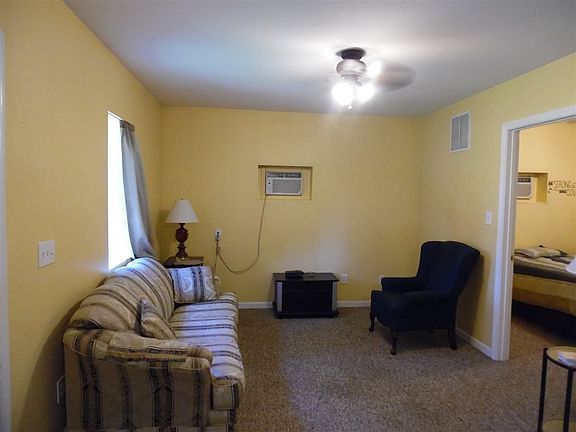 3rd image of 501 S Market St