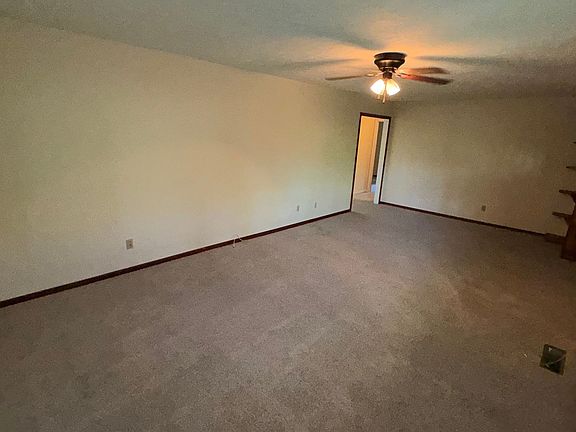 3rd image of 1900 Grady Rd