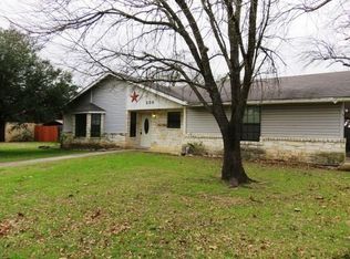 226 Loesch Dr, Elgin, TX 78621