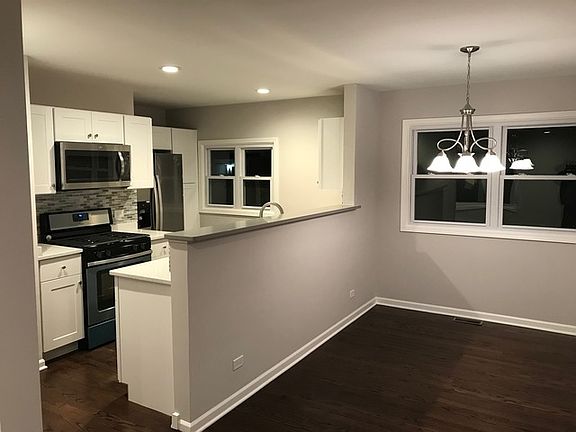 4th image of 1633 Boeger Ave