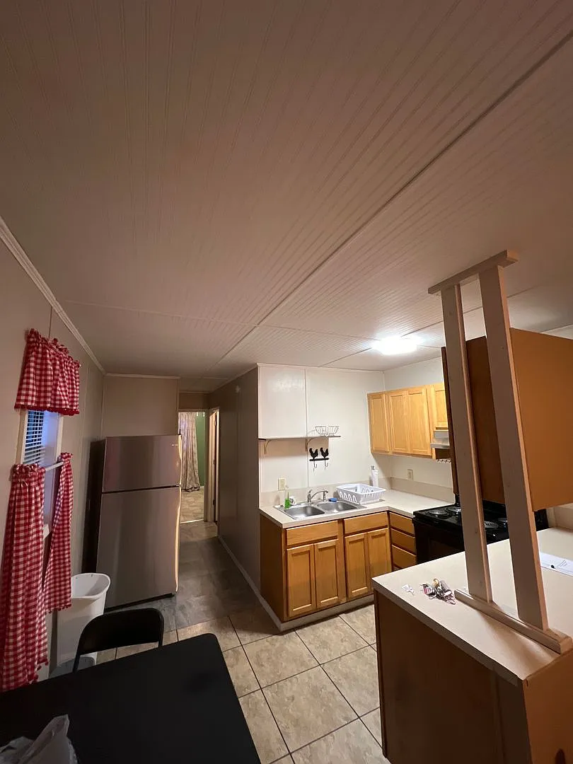 Cute one-bedroom, one-bathroom house — Photo 4