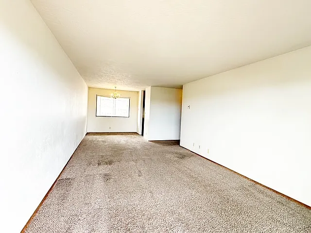 100 N Lafayette Ave — Photo 14