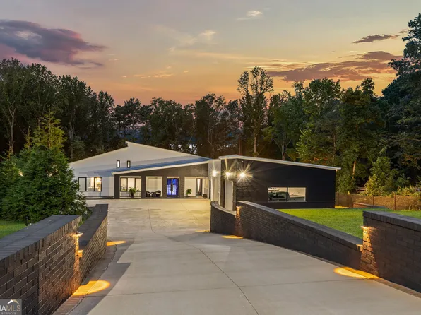 3240 Smithtown Rd, Suwanee, GA 30024