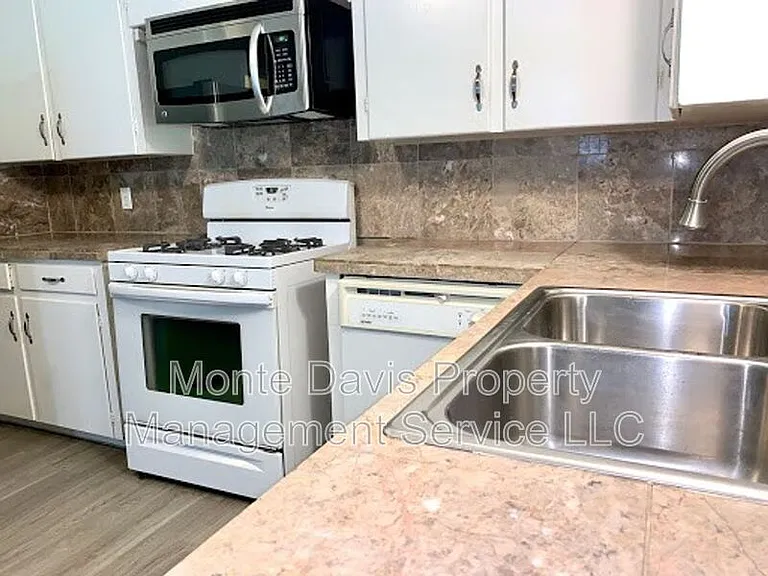4708 Red River St #A — Photo 2