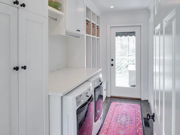3825 Peachtree Dunwoody Rd NE — Photo 18