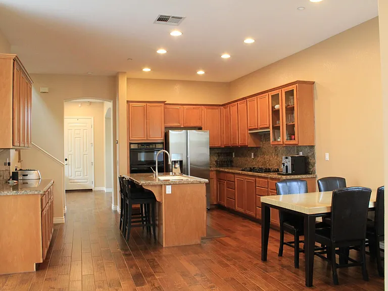 10202 Prairie Springs Rd — Photo 4