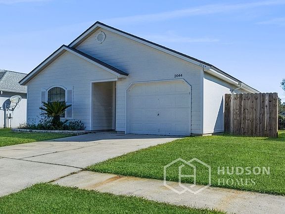 3rd image of 2044 Hunters Trace Cir