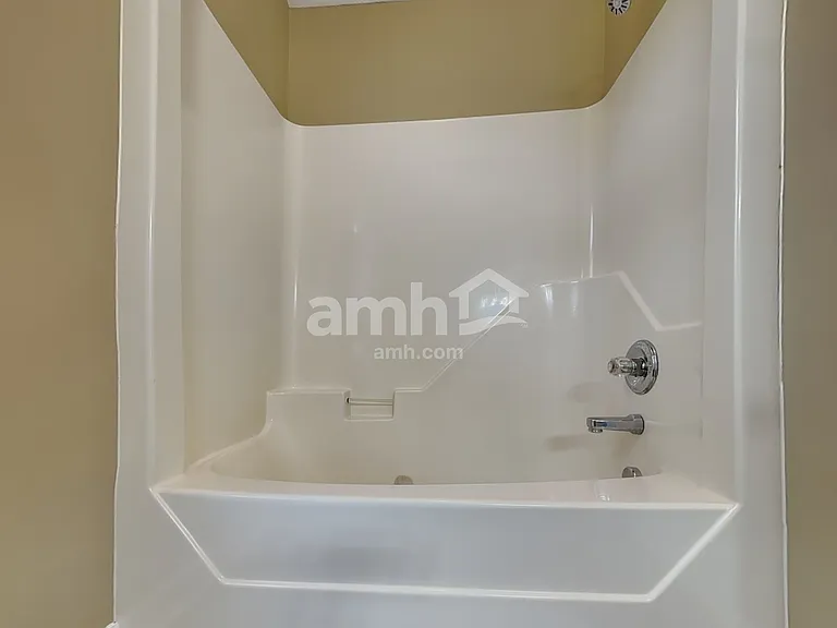 7904 Willow Croft Dr — Photo 18