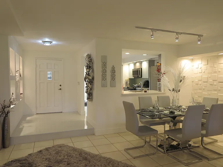 7875 La Mirada Dr — Photo 8