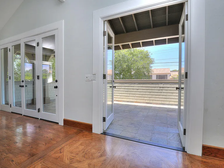 2135 De La Vina St #B — Photo 9