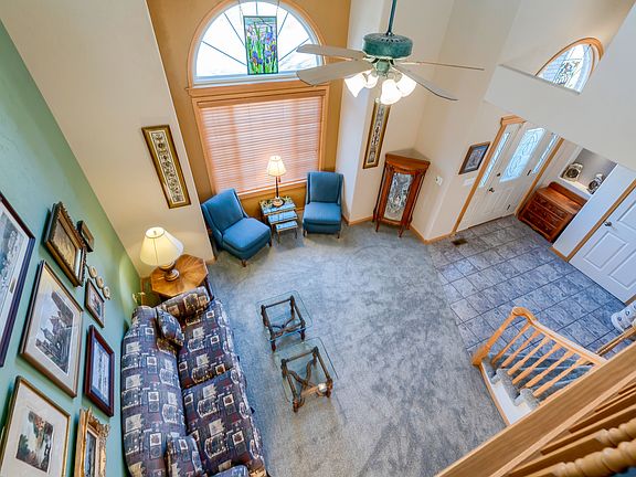 B2 - Living Room 6.jpg