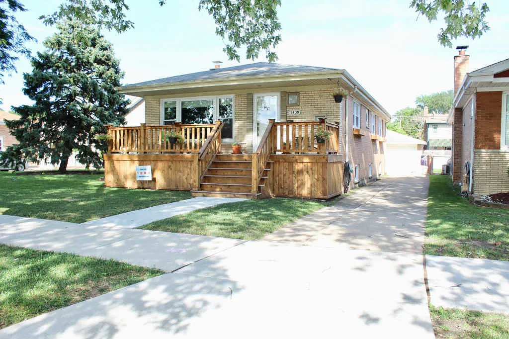 11409 S Drake Ave photo 1