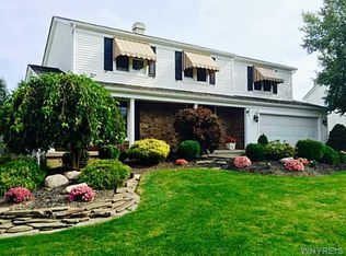 5596 Kippen Dr, East Amherst, NY 14051