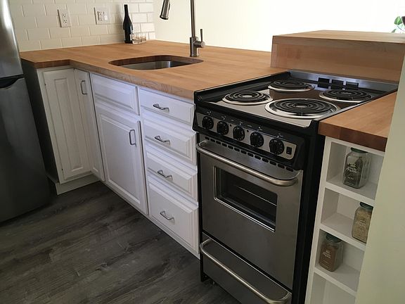 3rd image of 7412 W Lake Sammamish Pkwy NE #7412