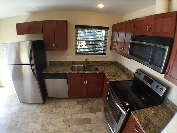5th image of 2800 Cole St APT 201C
