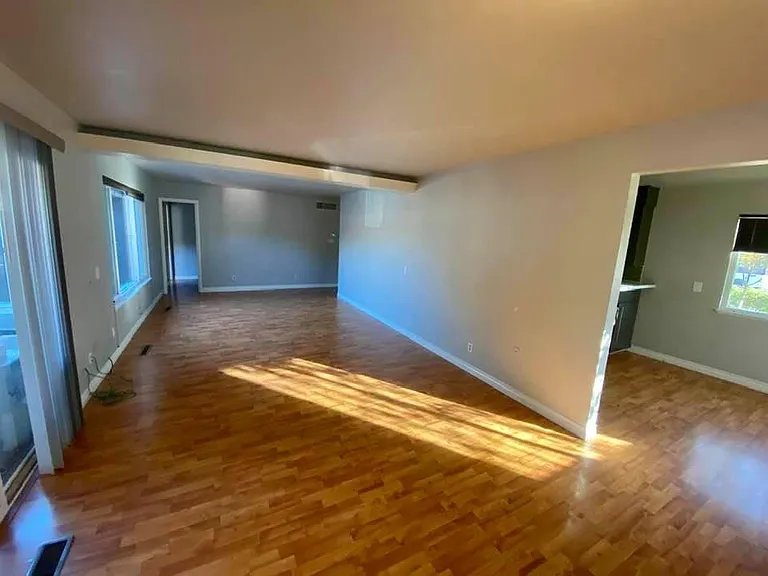 801 Runyan Dr — Photo 12