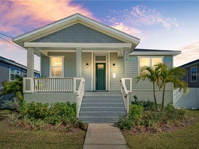 216 NE Jefferson Cir N, Saint Petersburg, FL, 33702