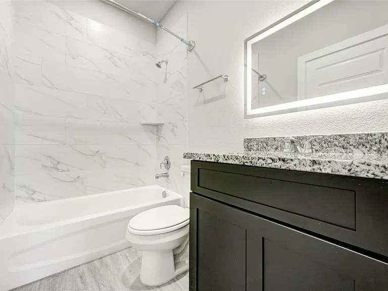 8157 Tate St #B — Photo 10