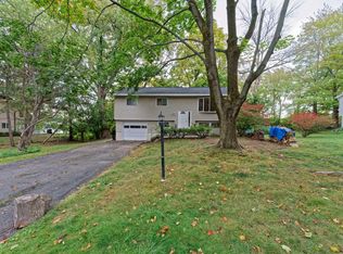 407 Valley Rd, Niskayuna, NY 12309