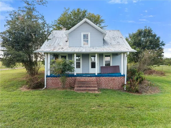 1151 Mountain View Church Rd, Hamptonville, NC 27020