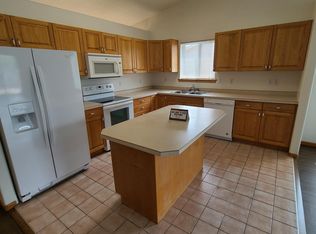 1845 50th St S, Fargo, ND 58103
