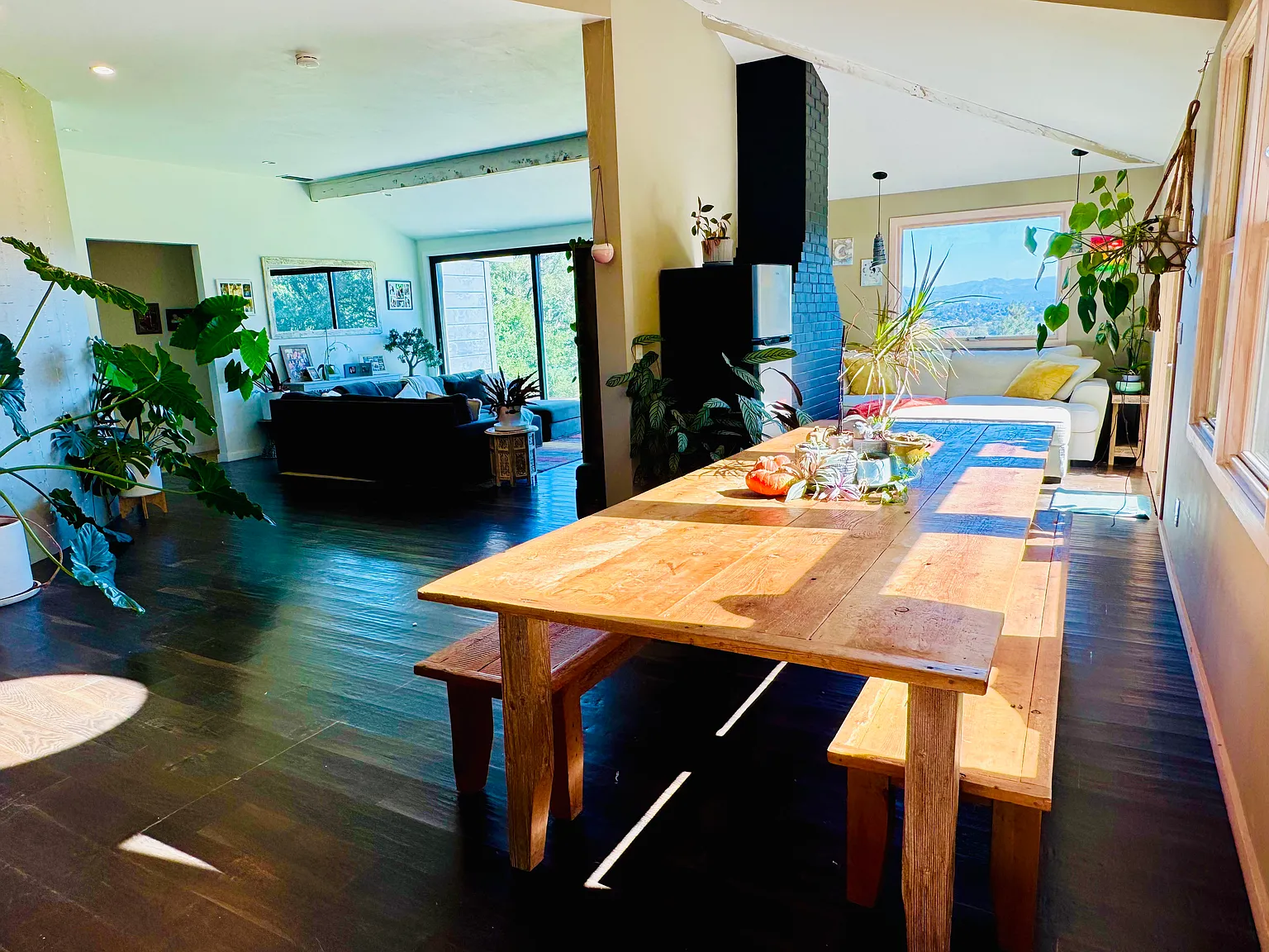 4 bed, 1800 sqft, $5,500 — Photo 2