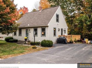 16 Wintergreen Dr, Gorham, ME 04038