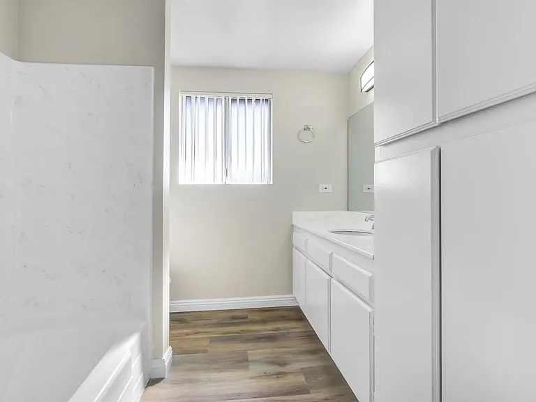 1746 S Sunflower Ave. — Photo 12
