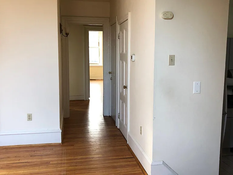 426 W Chelten Ave #2F — Photo 17
