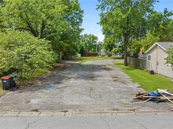 W Meadow S Thompson St #41, Springdale, AR 72764