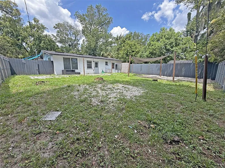 126 Palm Dr — Photo 29
