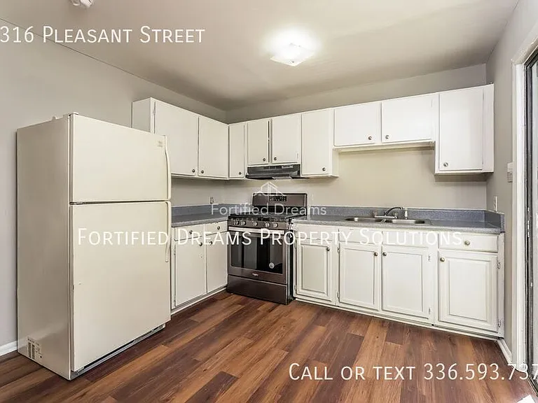 1316 Pleasant St — Photo 8