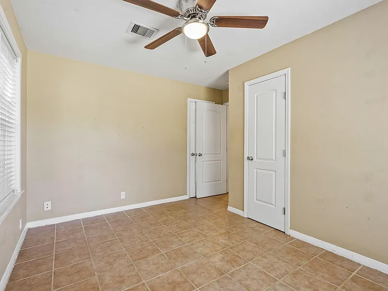 3209 Chestershire Dr — Photo 16