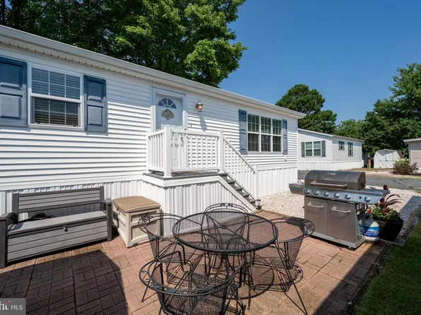 329 Pine Cone Dr, Berlin, MD 21811