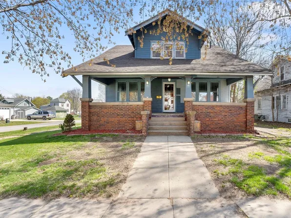 703 W Hilton St, Marengo, IA 52301