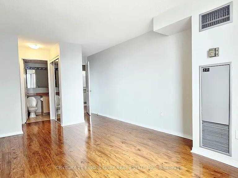 28 Pemberton Ave #500 — Photo 17
