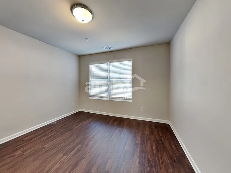 218 Omega Ct — Photo 15