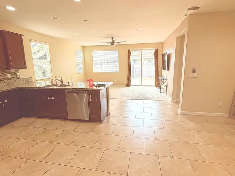 4001 Branigan Lake Way — Photo 5