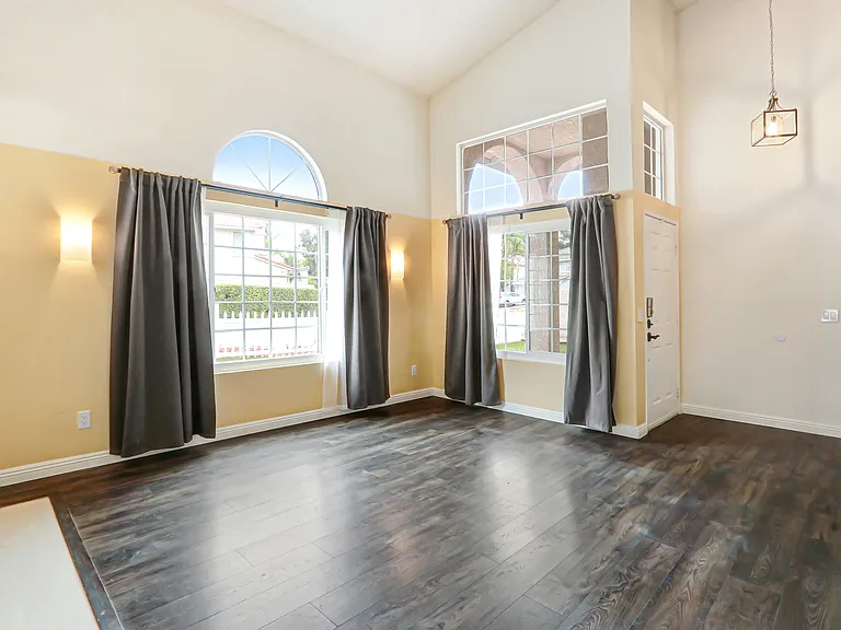 11130 Charleston St — Photo 4
