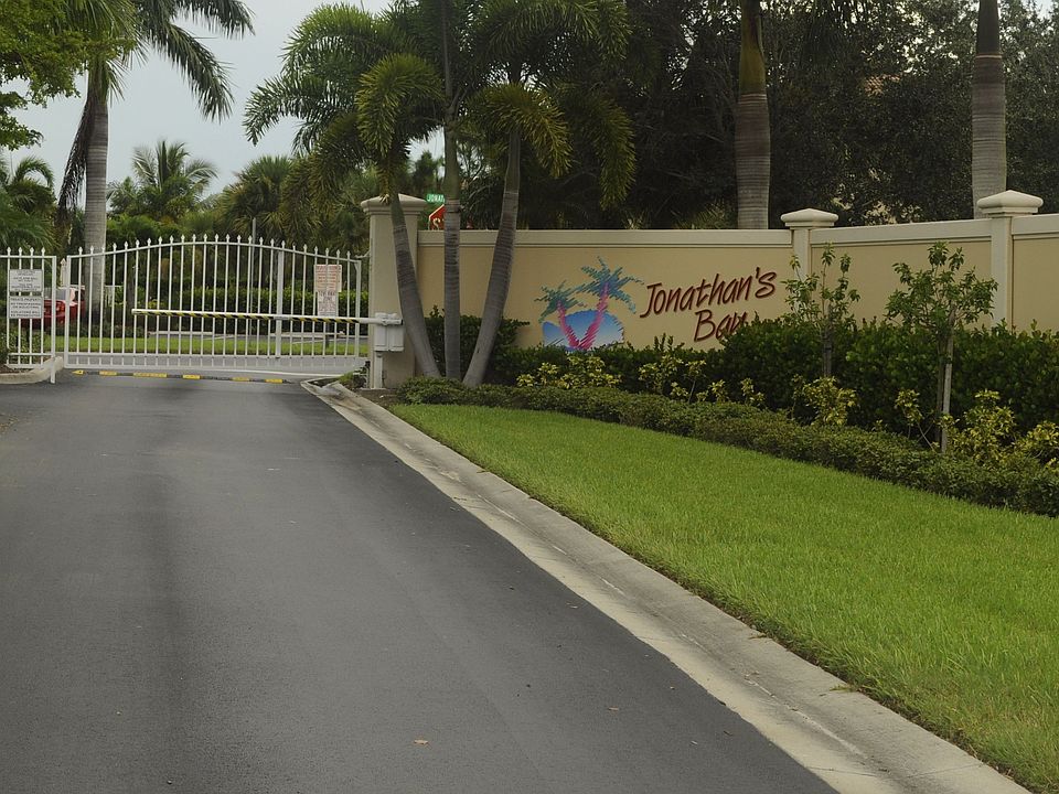 Jonathans Bay Entrance