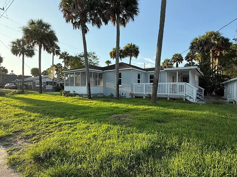 1096 E Coast Dr — Photo 15