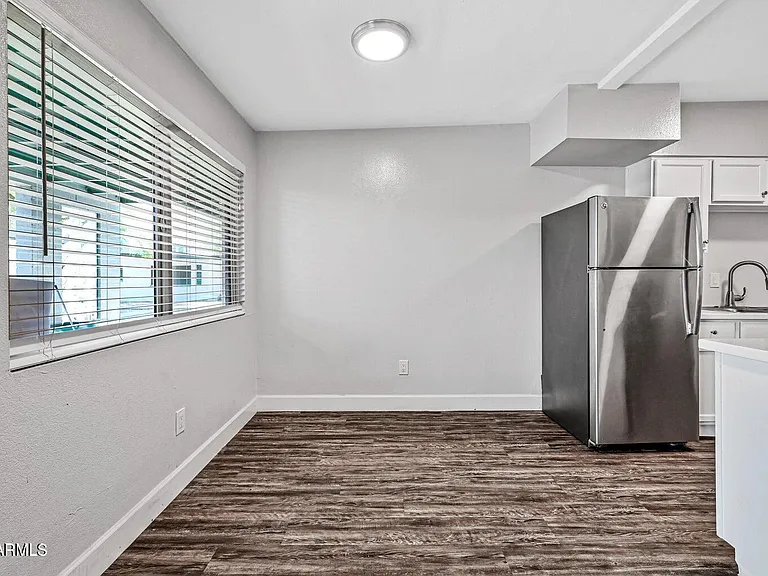 1518 W Colter St #5 — Photo 5
