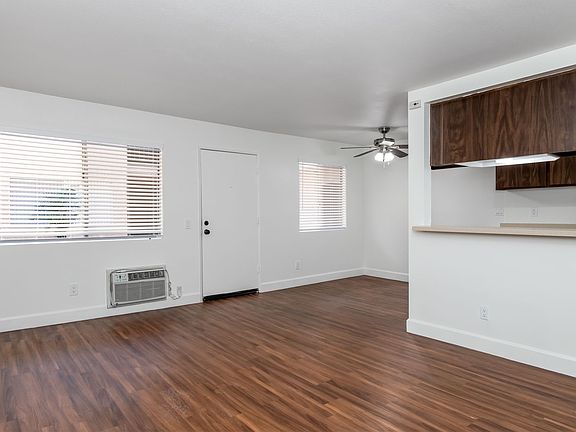 5th image of 520 W Wilson Ave