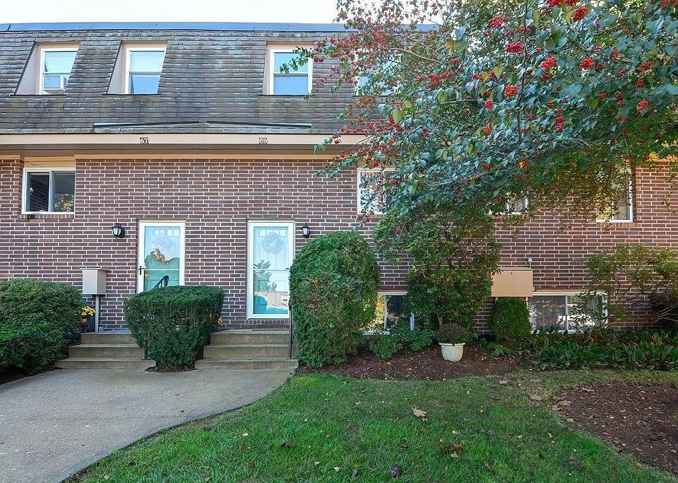 1st image of 69 Walcott Valley Dr #69