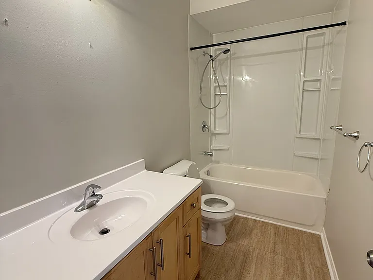 410 Queen St S #12A — Photo 11