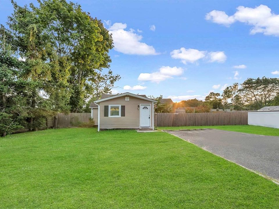1st image of 68 Ronkonkoma Boulevard