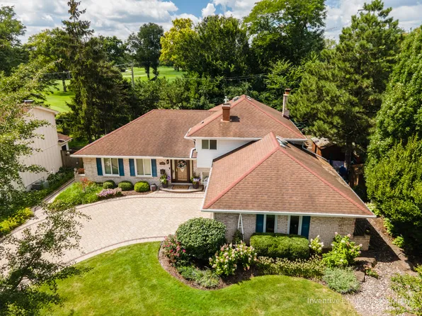 286 Stonegate Rd, Clarendon Hills, IL 60514