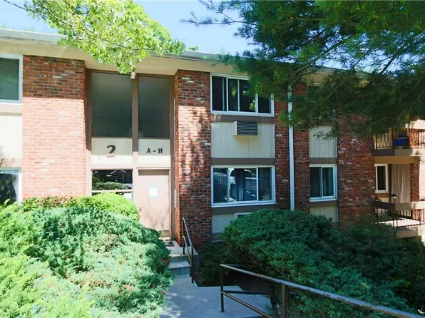 2 Woods End Circle #D, Peekskill, NY 10566