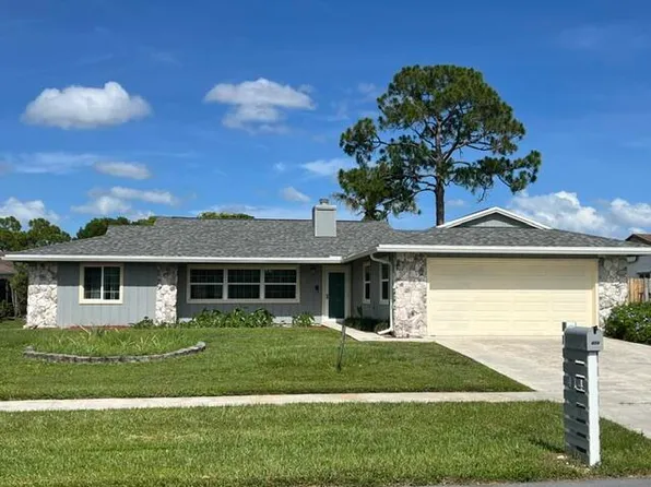 414 Las Palmas Street, Royal Palm Beach, FL 33411