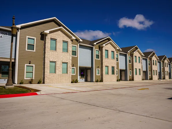 1402 S H St #C17, Harlingen, TX 78550